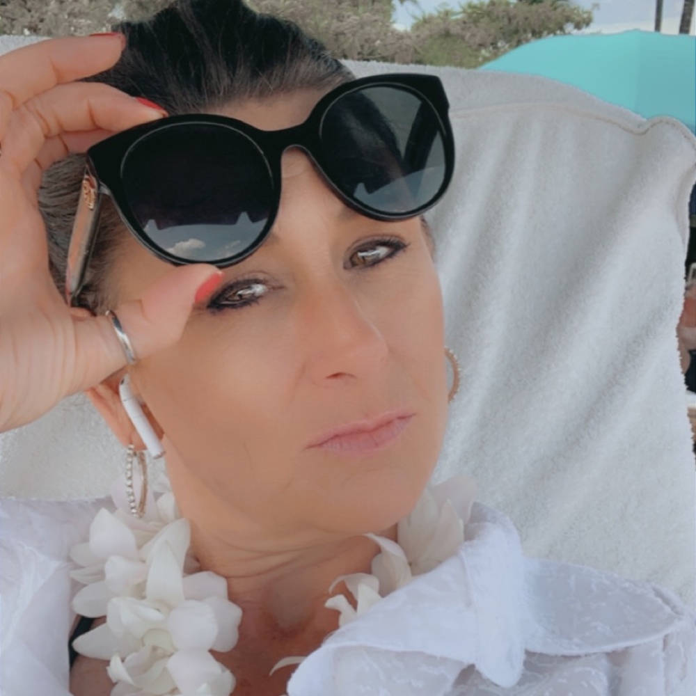 Meet your Posher, Leeann